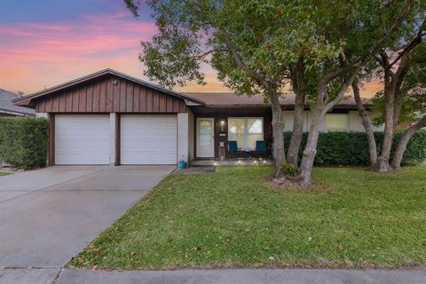 Single Family Residence in Galveston TX 2920 Pine Street.jpg