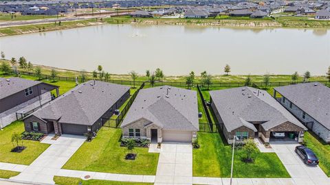 Single Family Residence in Katy TX 3041 Emerald Ocean Drive.jpg