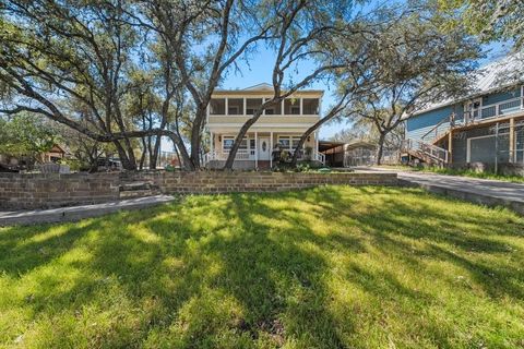 Single Family Residence in Canyon Lake TX 2033 Lakeview Drive.jpg