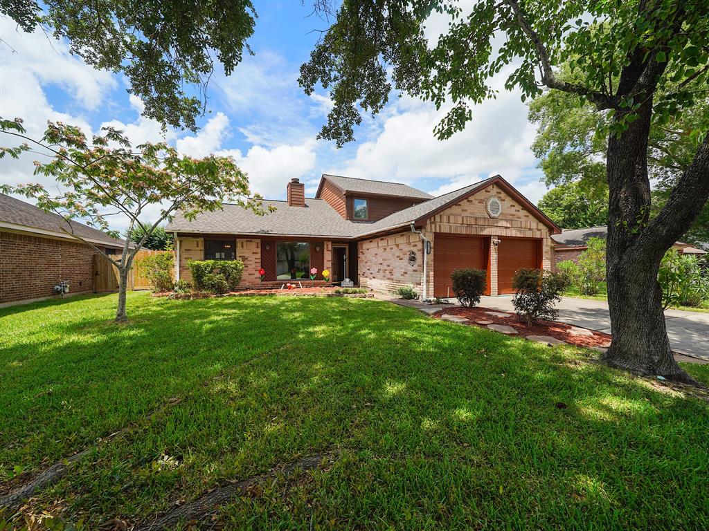 10913 Idlewood Ct, La Porte, TX 77571
