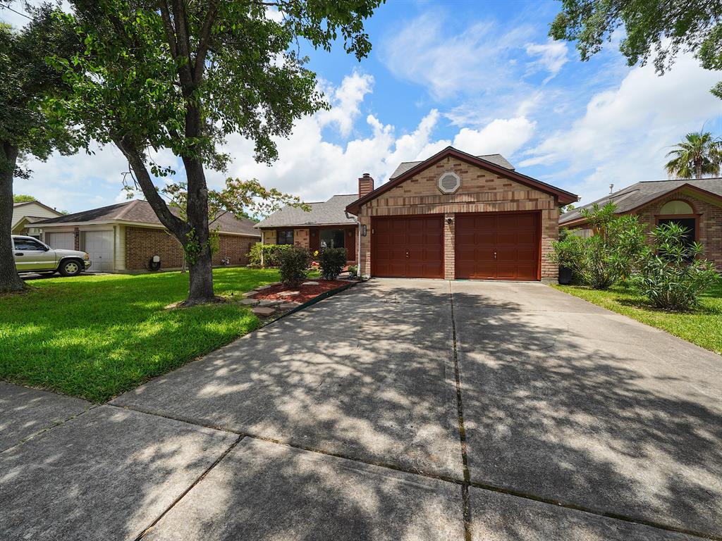 10913 Idlewood Ct, La Porte, TX 77571 photo