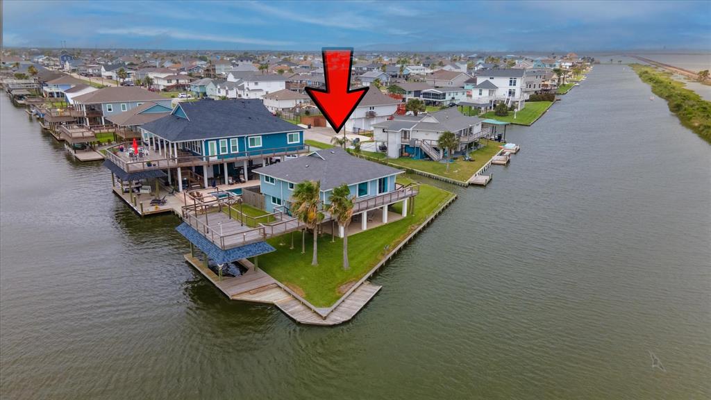 354 Ling St, Bayou Vista, TX 77563
