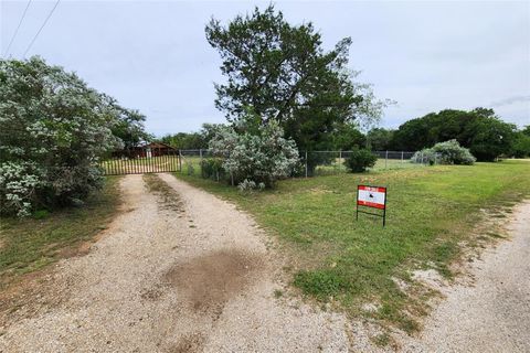 Single Family Residence in Bandera TX 1177 Old Hondo Highway 31.jpg