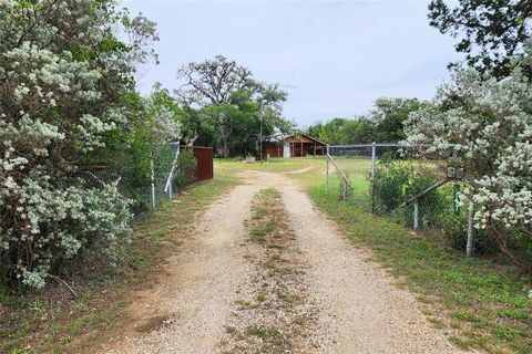 Single Family Residence in Bandera TX 1177 Old Hondo Highway 30.jpg