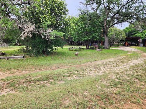 Single Family Residence in Bandera TX 1177 Old Hondo Highway 2.jpg