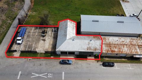 Single Family Residence in Richmond TX 105 2nd Street.jpg