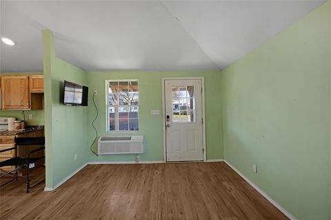 Single Family Residence in Beeville TX 304 E Inez Street 32.jpg