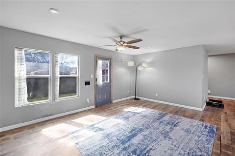 Single Family Residence in Beeville TX 304 E Inez Street 8.jpg