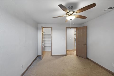 Single Family Residence in Beeville TX 304 E Inez Street 23.jpg