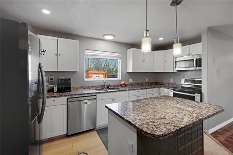 Single Family Residence in Beeville TX 304 E Inez Street 1.jpg