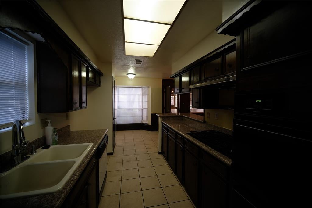 12326 Bexley Dr, Houston, TX 77099 photo