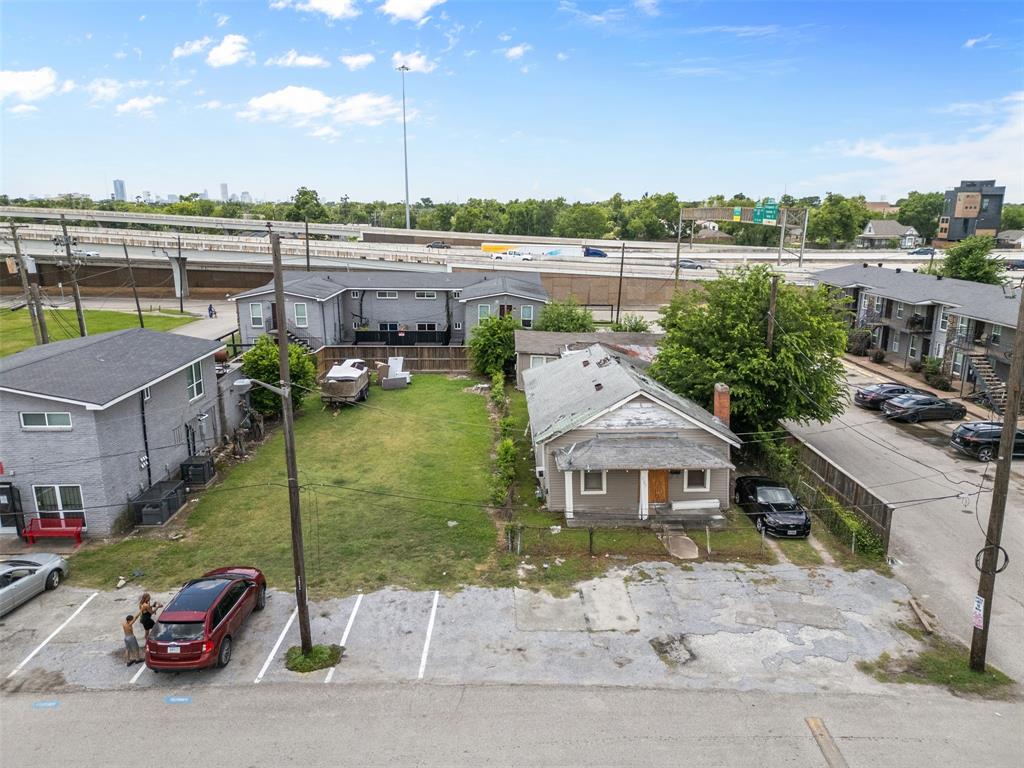 2007 Massie St, Houston, TX 77026 photo