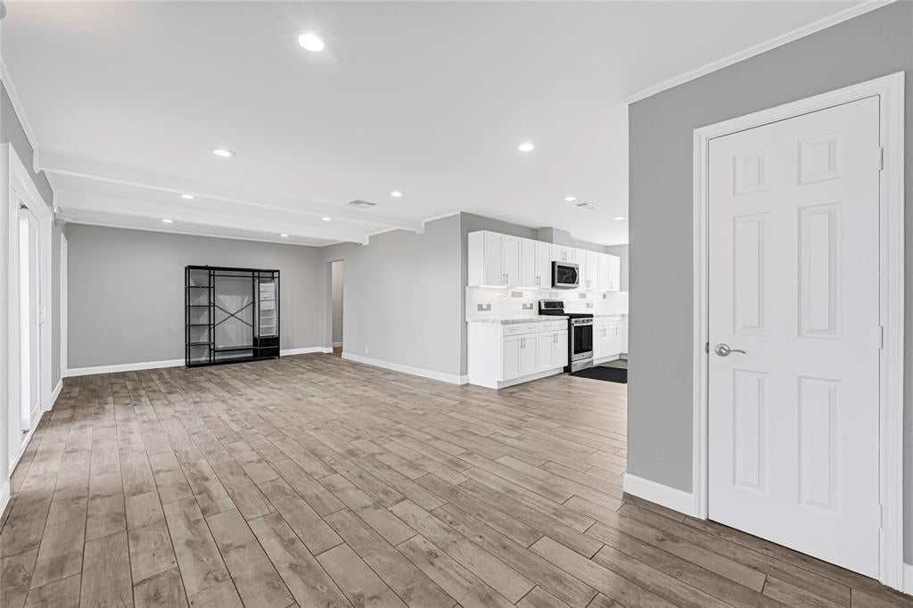 5234 Saxon Dr, Houston, TX 77092 photo