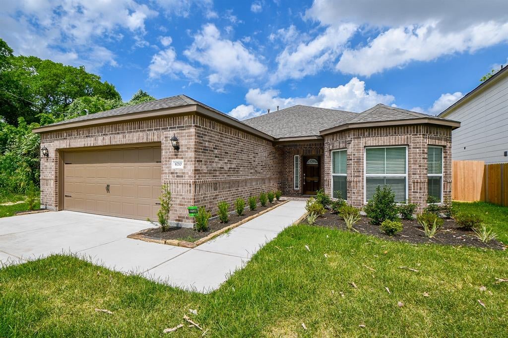 6710 Utah St, Houston, TX 77091