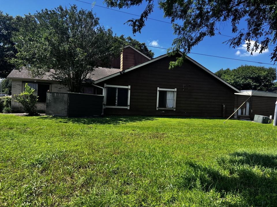 8494 Dairy View Ln, Houston, TX 77072 photo