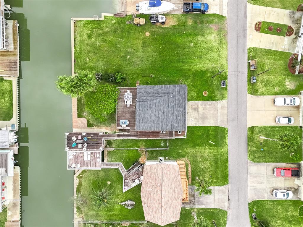 16630 Bermuda Way, Jamaica Beach, TX 77554