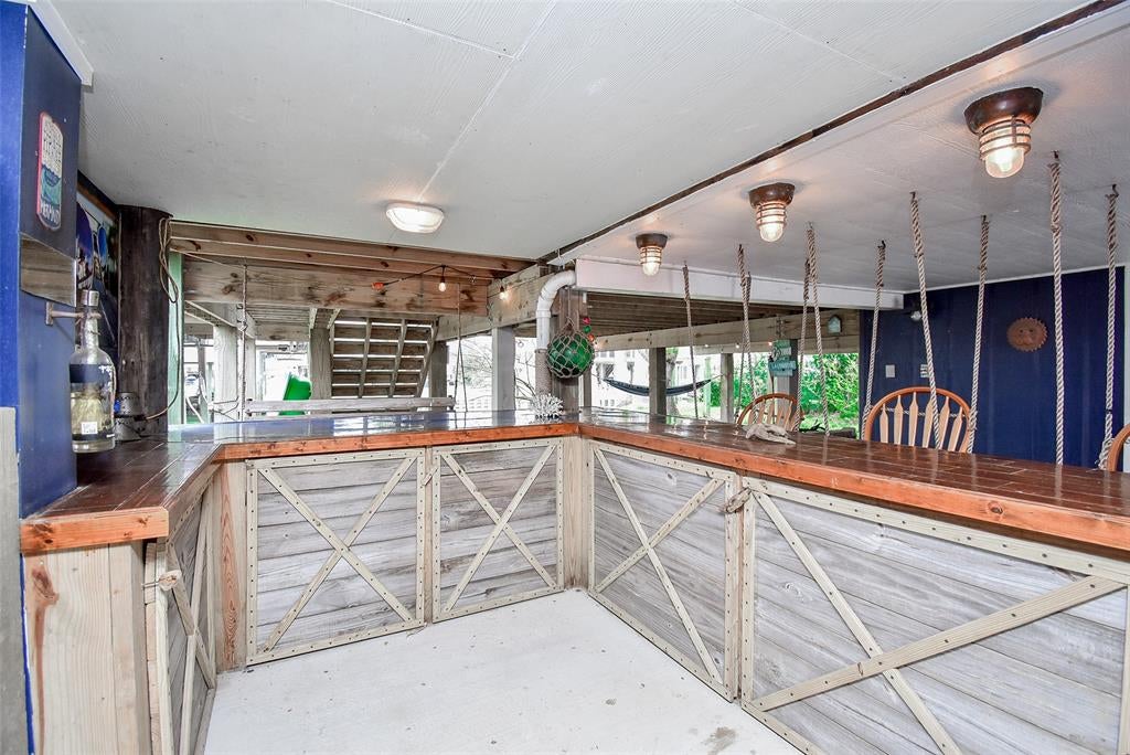 16630 Bermuda Way, Jamaica Beach, TX 77554 photo