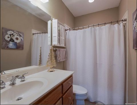 Single Family Residence in Hondo TX 885 County Road 640 13.jpg
