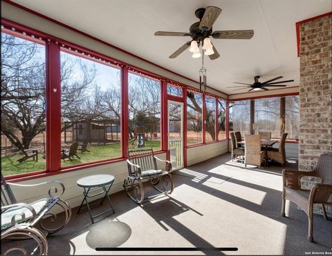 Single Family Residence in Hondo TX 885 County Road 640 7.jpg