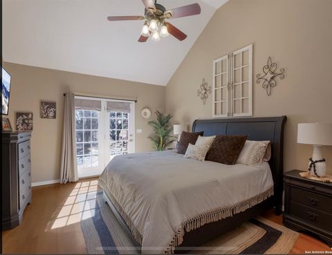 Single Family Residence in Hondo TX 885 County Road 640 8.jpg