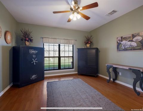 Single Family Residence in Hondo TX 885 County Road 640 14.jpg