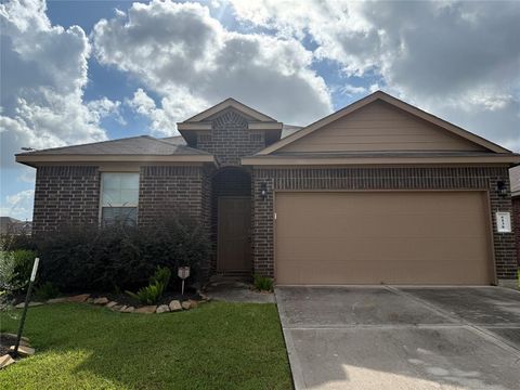 Single Family Residence in Katy TX 6138 Lillybelle Street.jpg