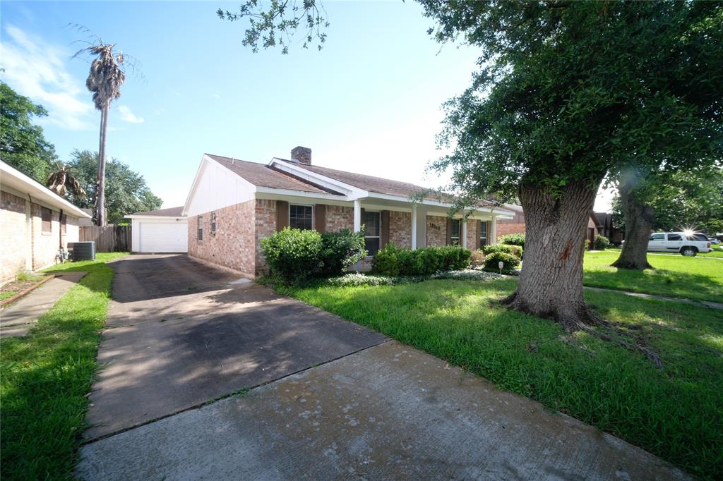 12318 Bexley Dr, Houston, TX 77099 photo