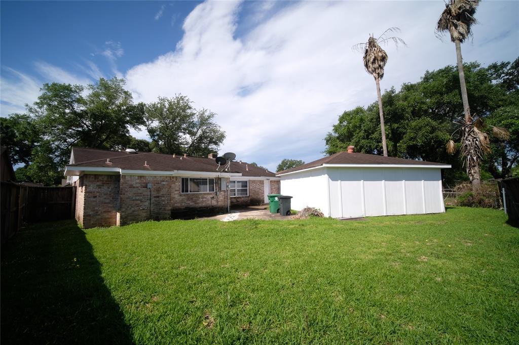 12318 Bexley Dr, Houston, TX 77099 photo
