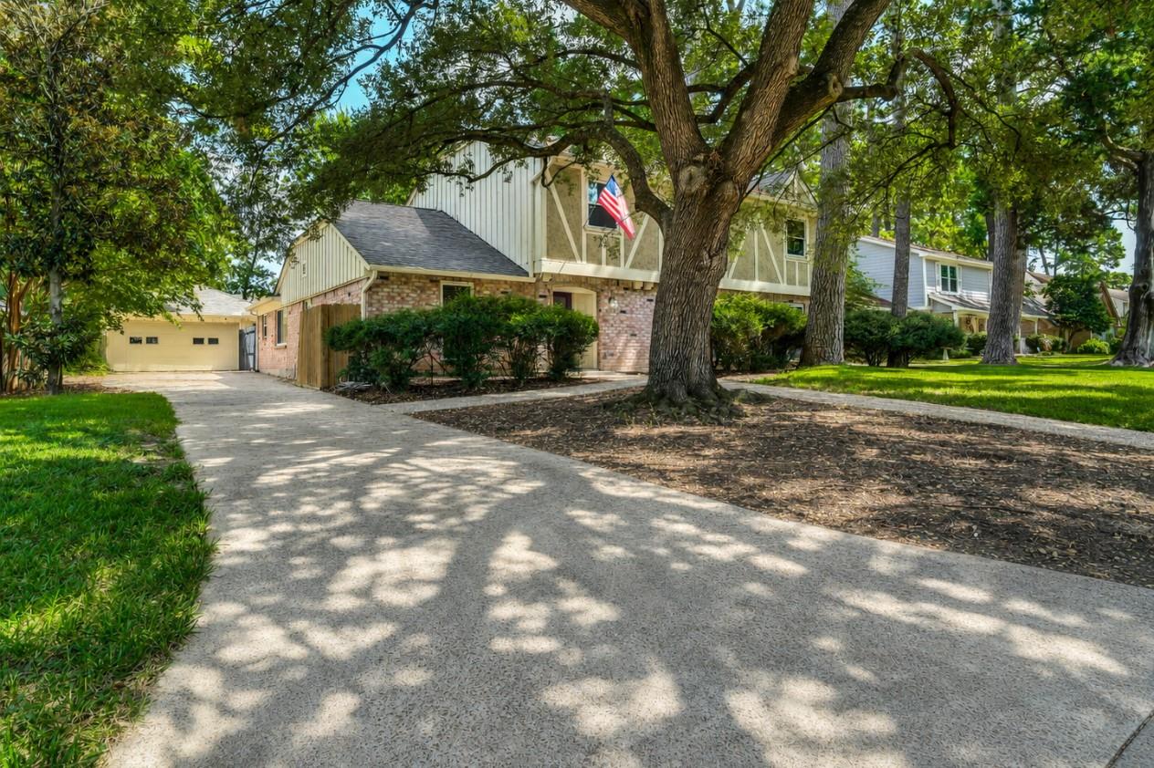 10818 Elmdale Dr, Houston, TX 77070 photo