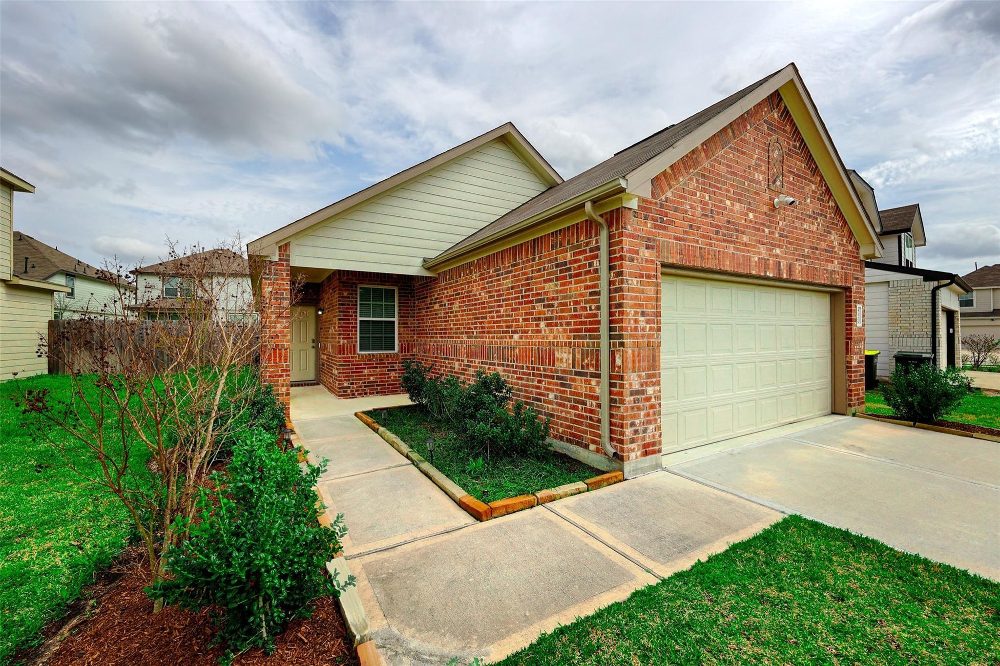 4508 Danielle Gdns, Conroe, TX 77304 photo