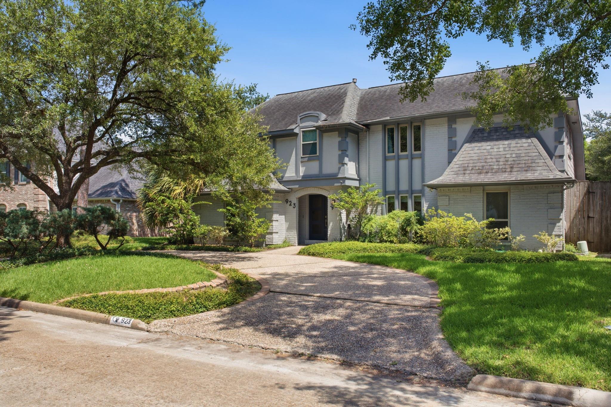 923 Daria Dr, Houston, TX 77079