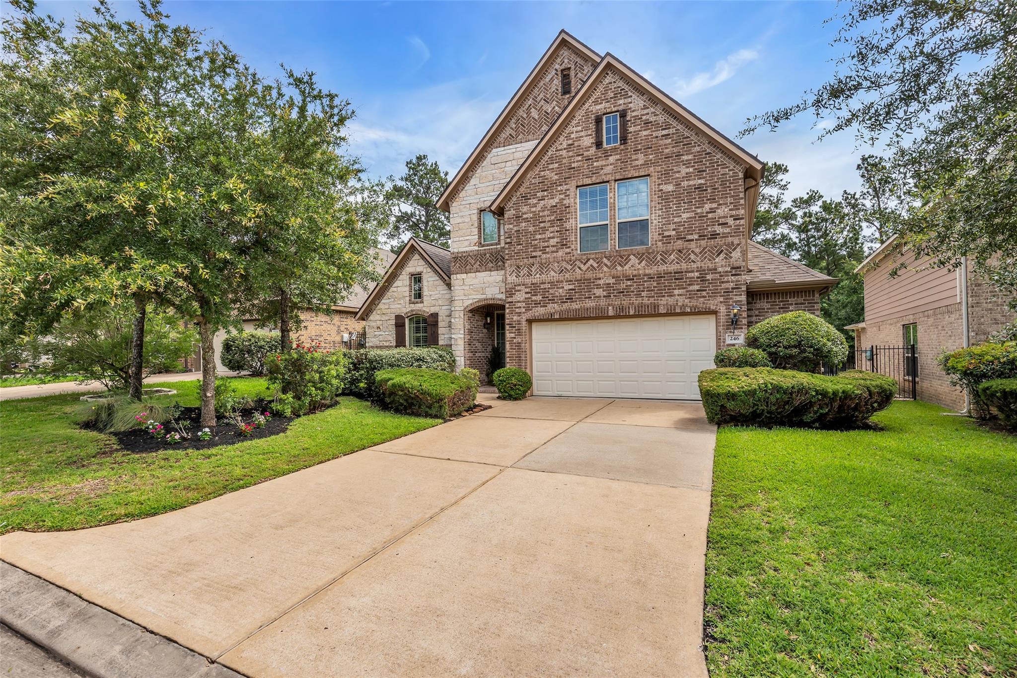 246 Hearthshire Cir, The Woodlands, TX 77354 photo