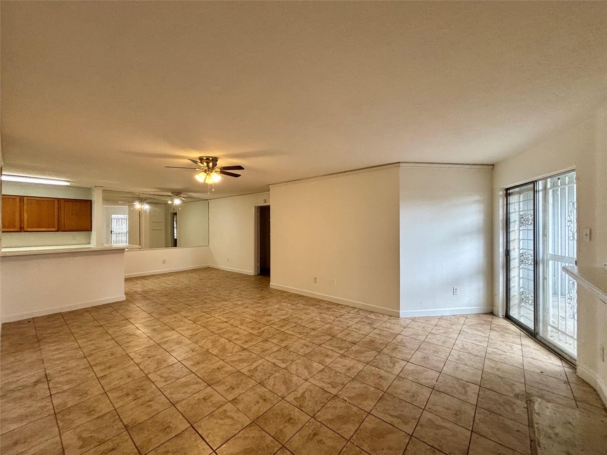 8287 Creekbend Dr #8287, Houston, TX 77071 photo