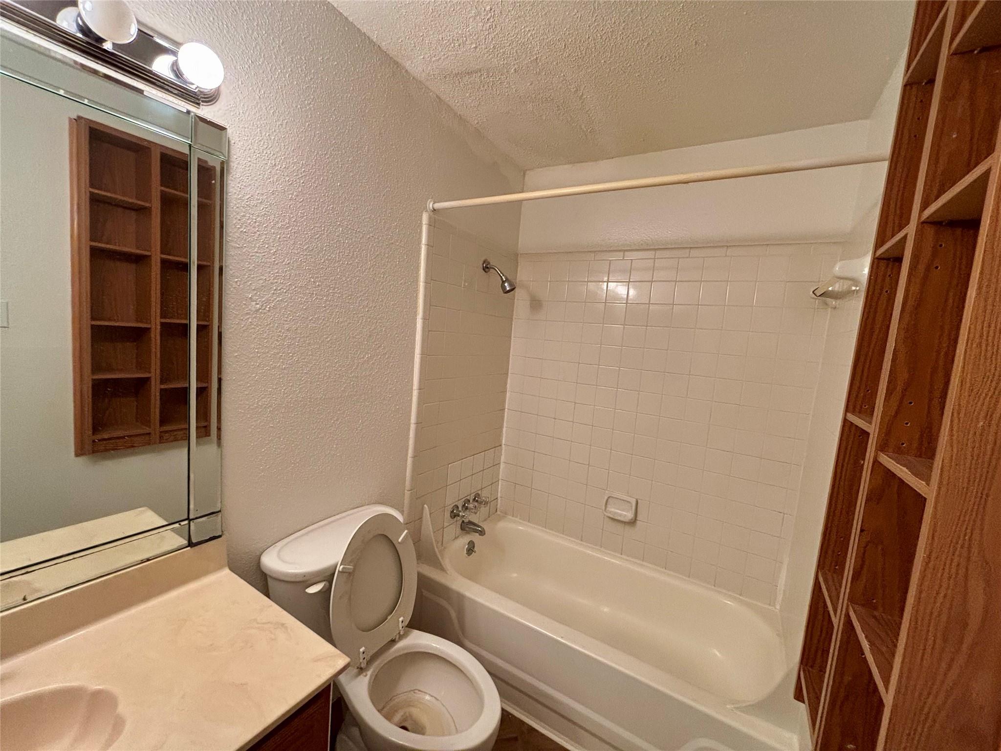8287 Creekbend Dr #8287, Houston, TX 77071 photo