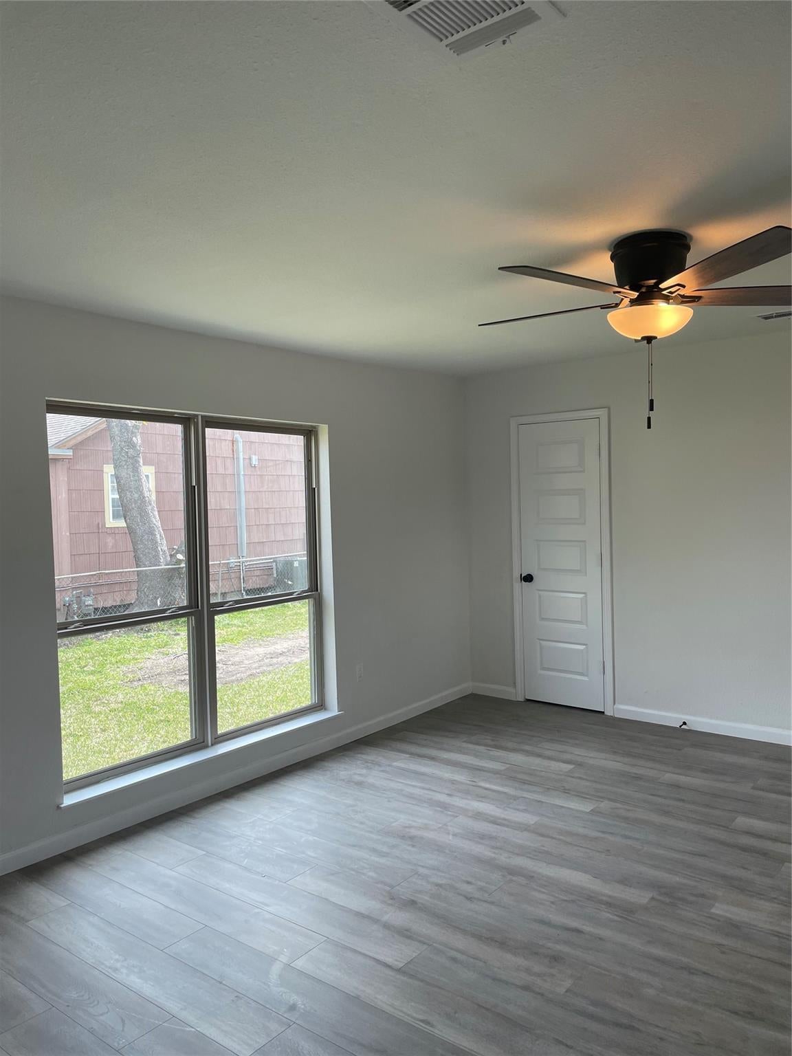 6929 San Angelo St, Houston, TX 77020 photo