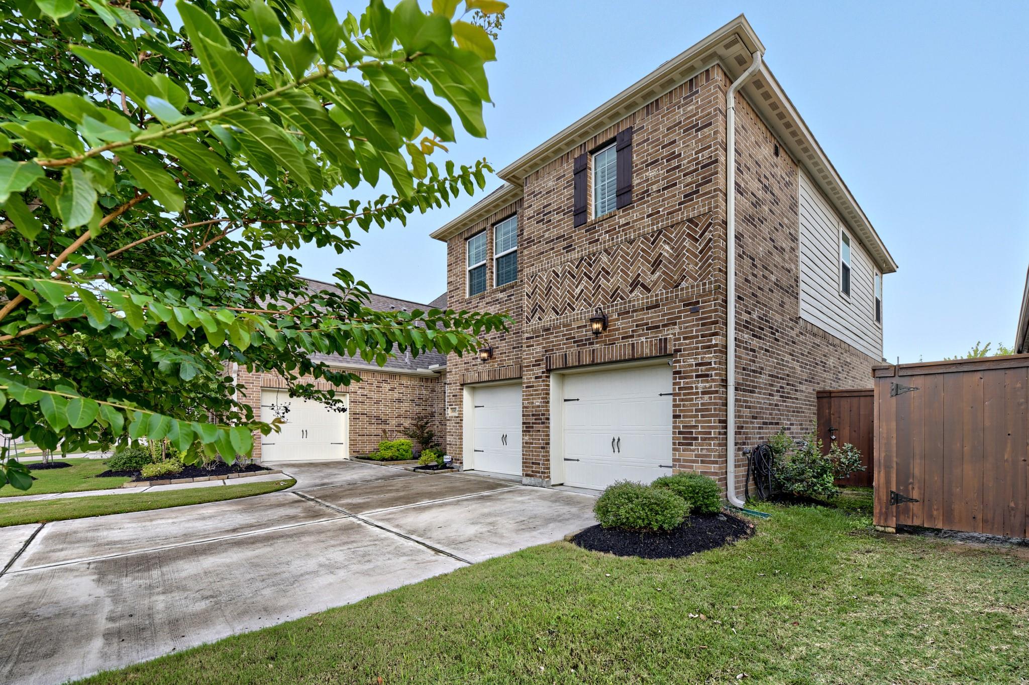 7007 Shoreline View Dr, Katy, TX 77493 photo