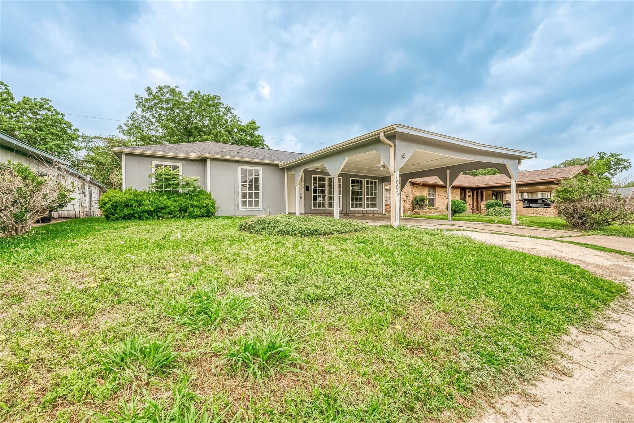 1005 Bank Dr, Houston, TX 77547