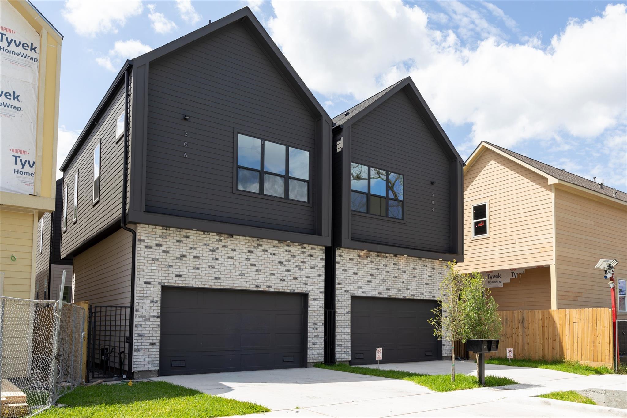 310 E 35 St, Houston, TX 77018 photo