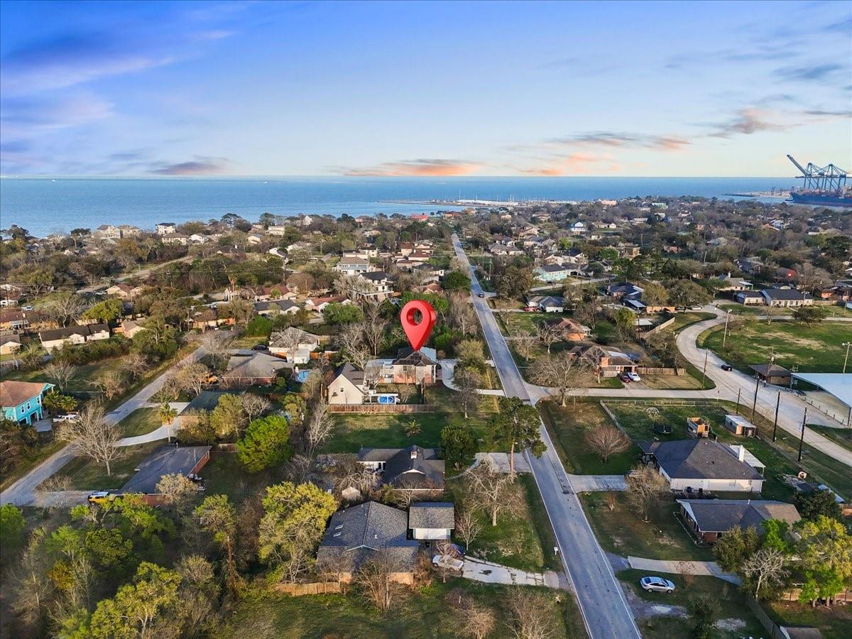 510 Shore Acres Blvd, La Porte, TX 77571 photo