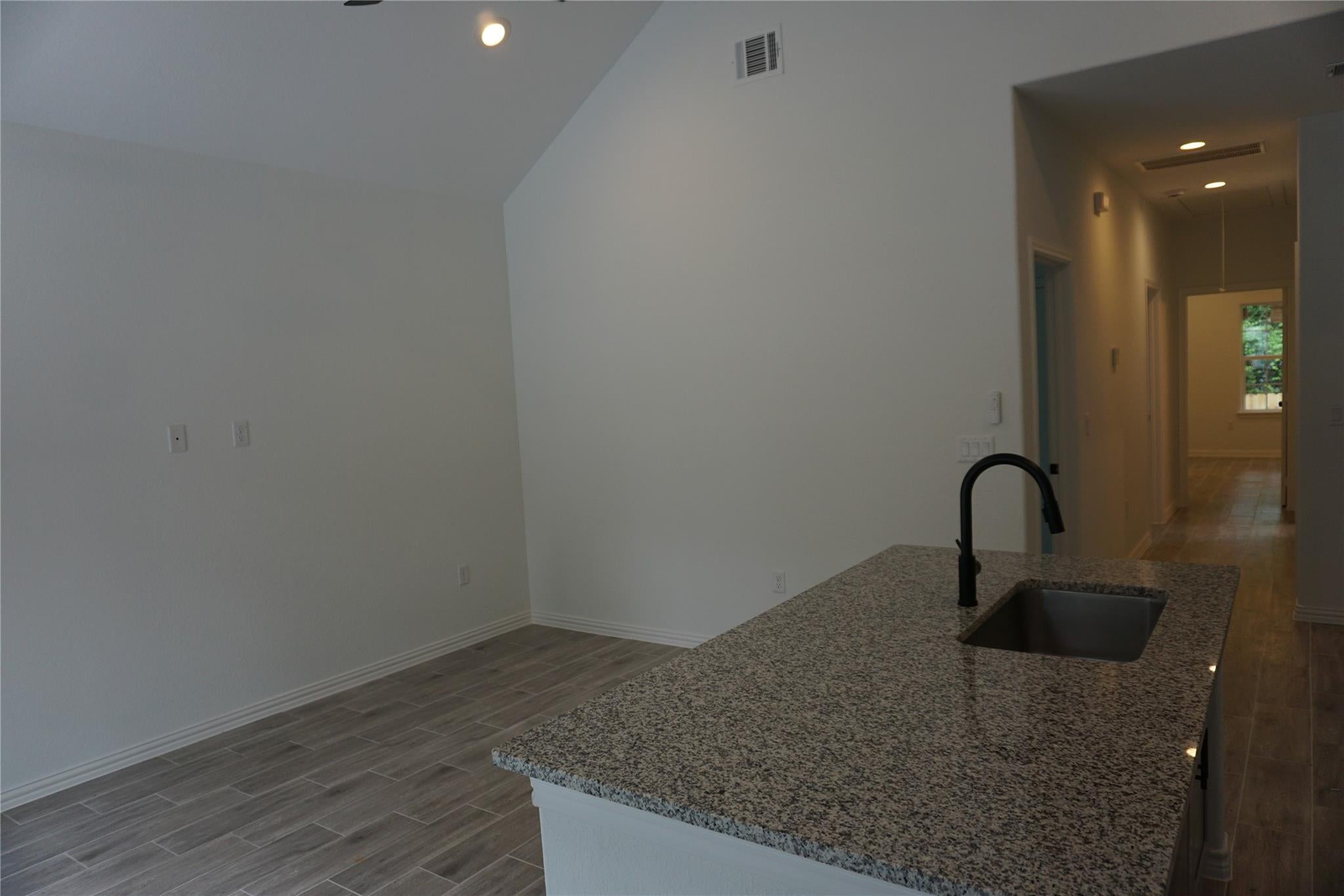 11538 Persimmon St, Willis, TX 77318 photo