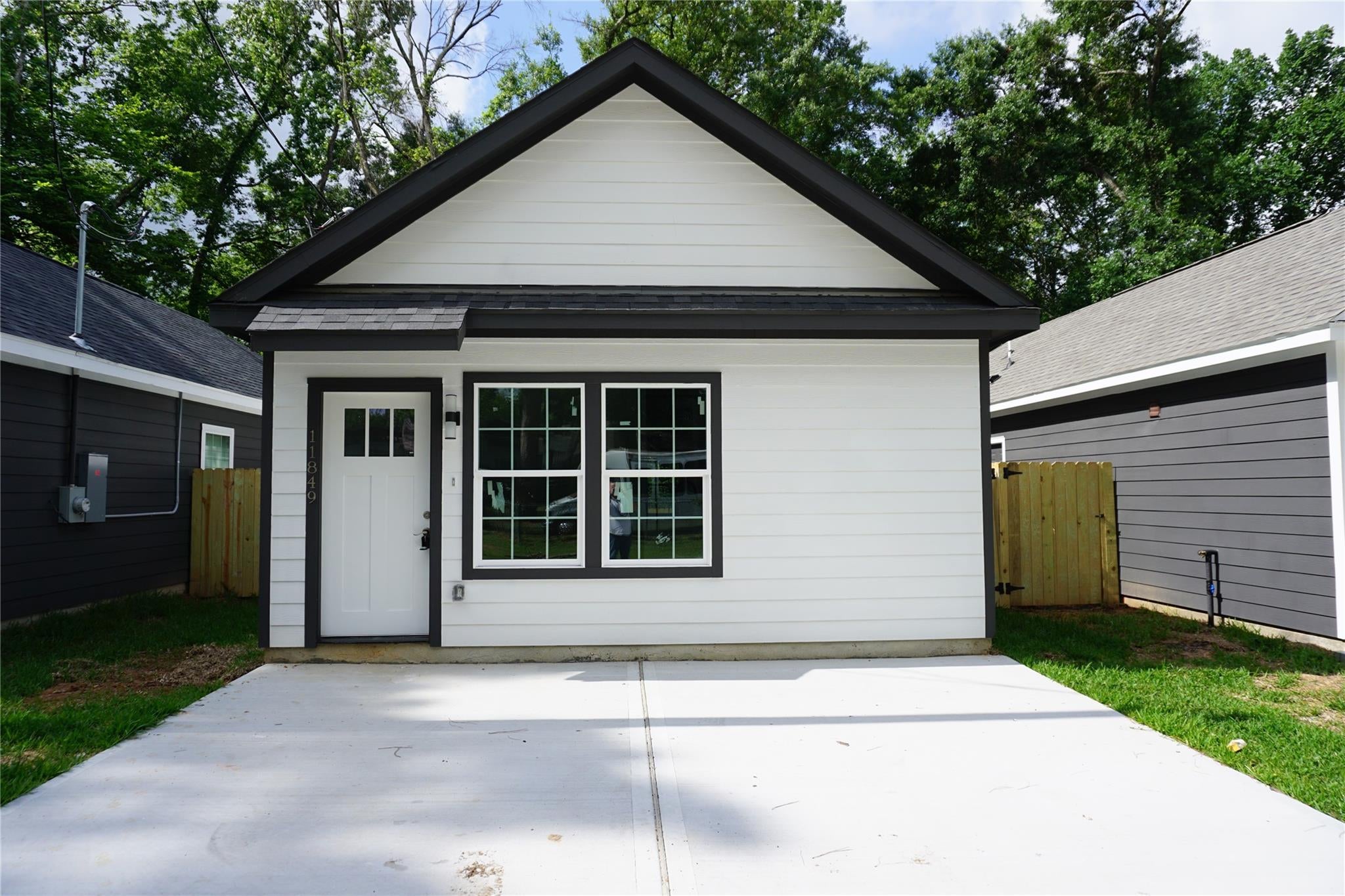 11538 Persimmon St, Willis, TX 77318
