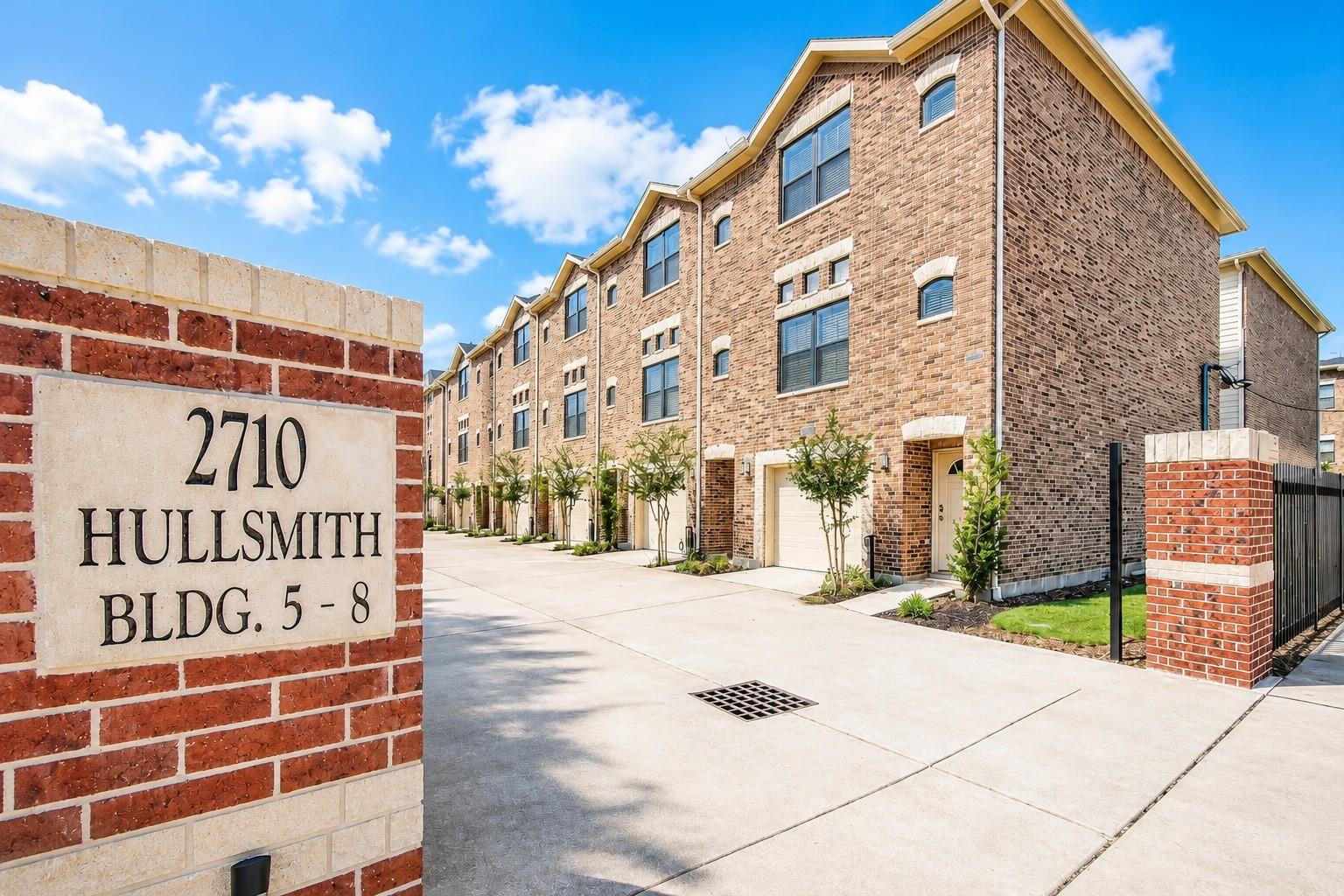 2710 Hullsmith Dr, Houston, TX 77063