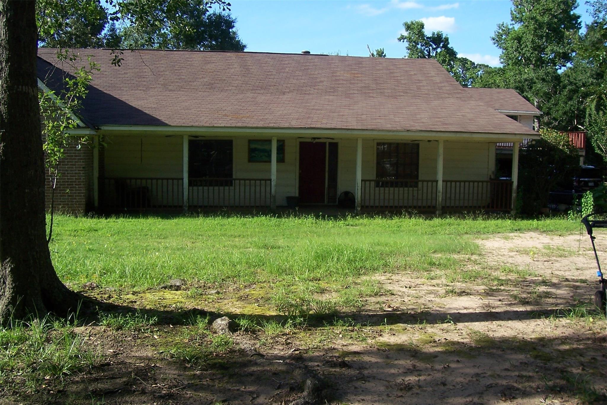 12110 Hillcrest Dr, Pinehurst, TX 77362