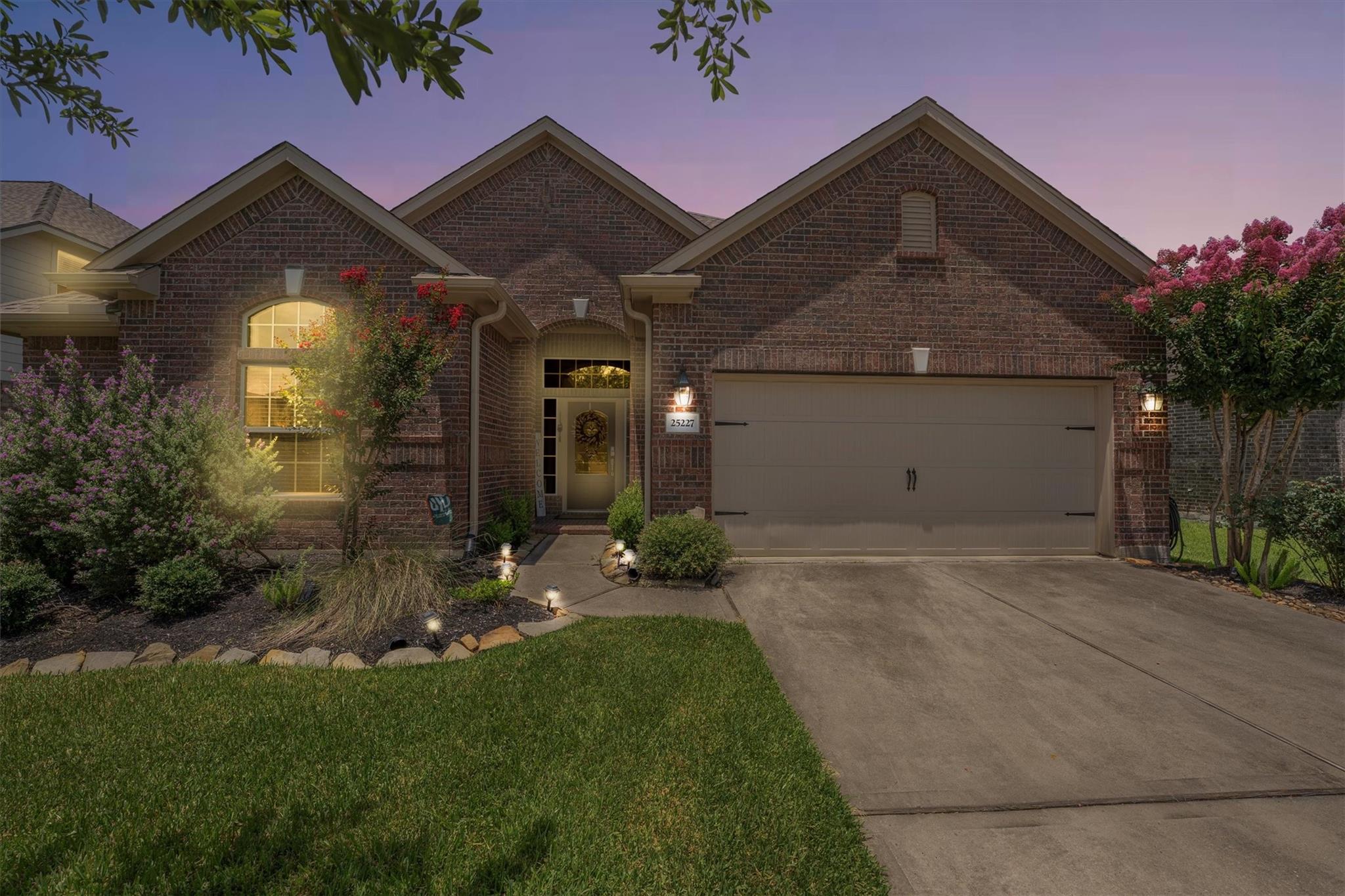 25227 Hawthorne Blossom Dr, Spring, TX 77389 photo