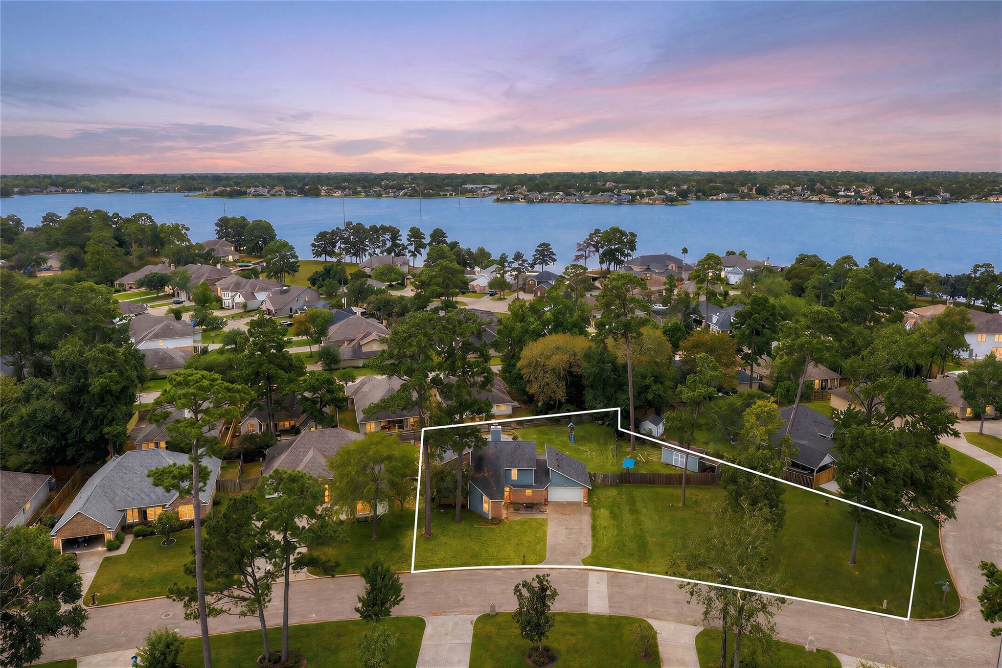 3039 Lake Island Dr, Montgomery, TX 77356 photo