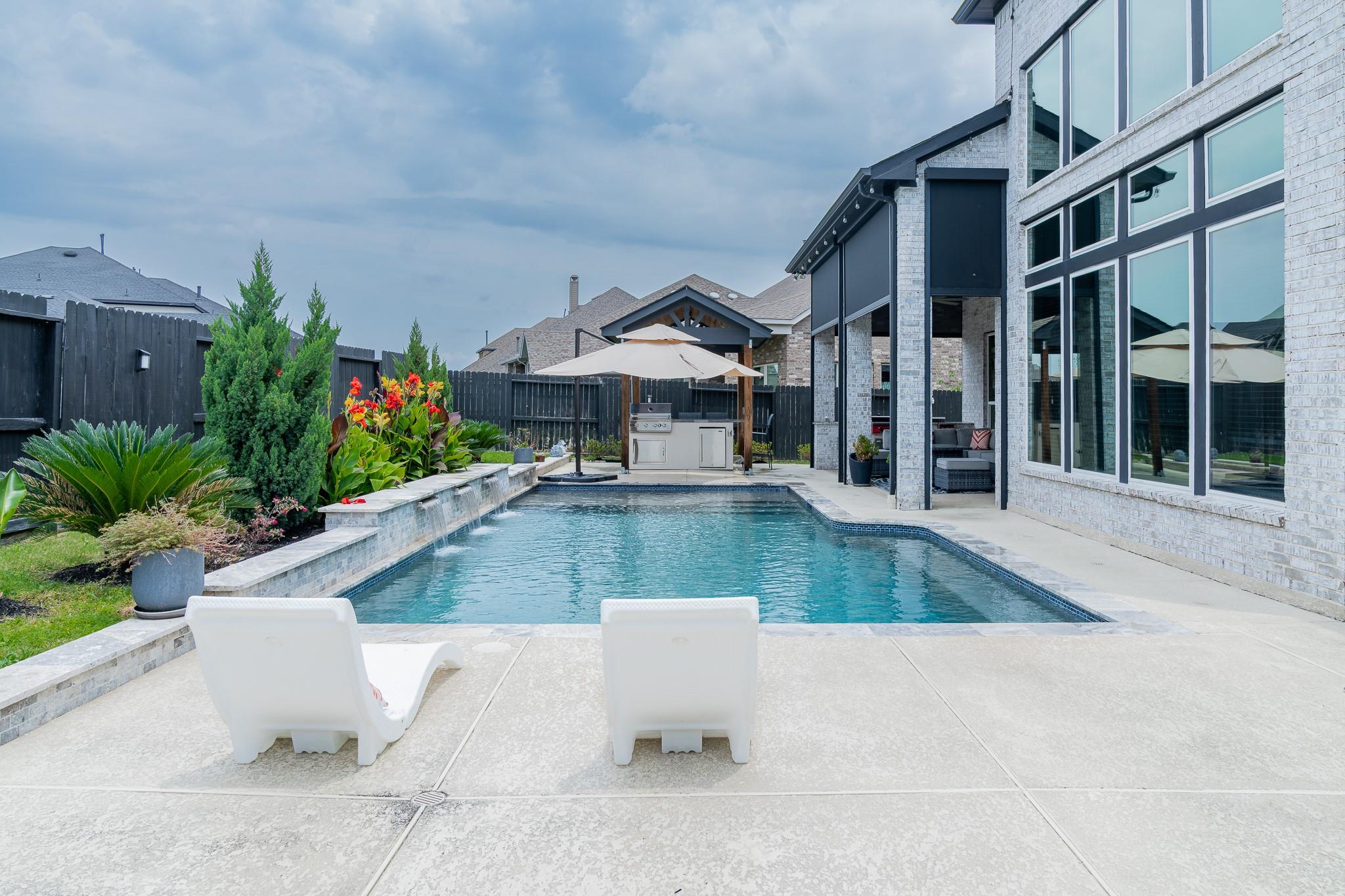11219 Hillside Knoll Ln, Cypress, TX 77433
