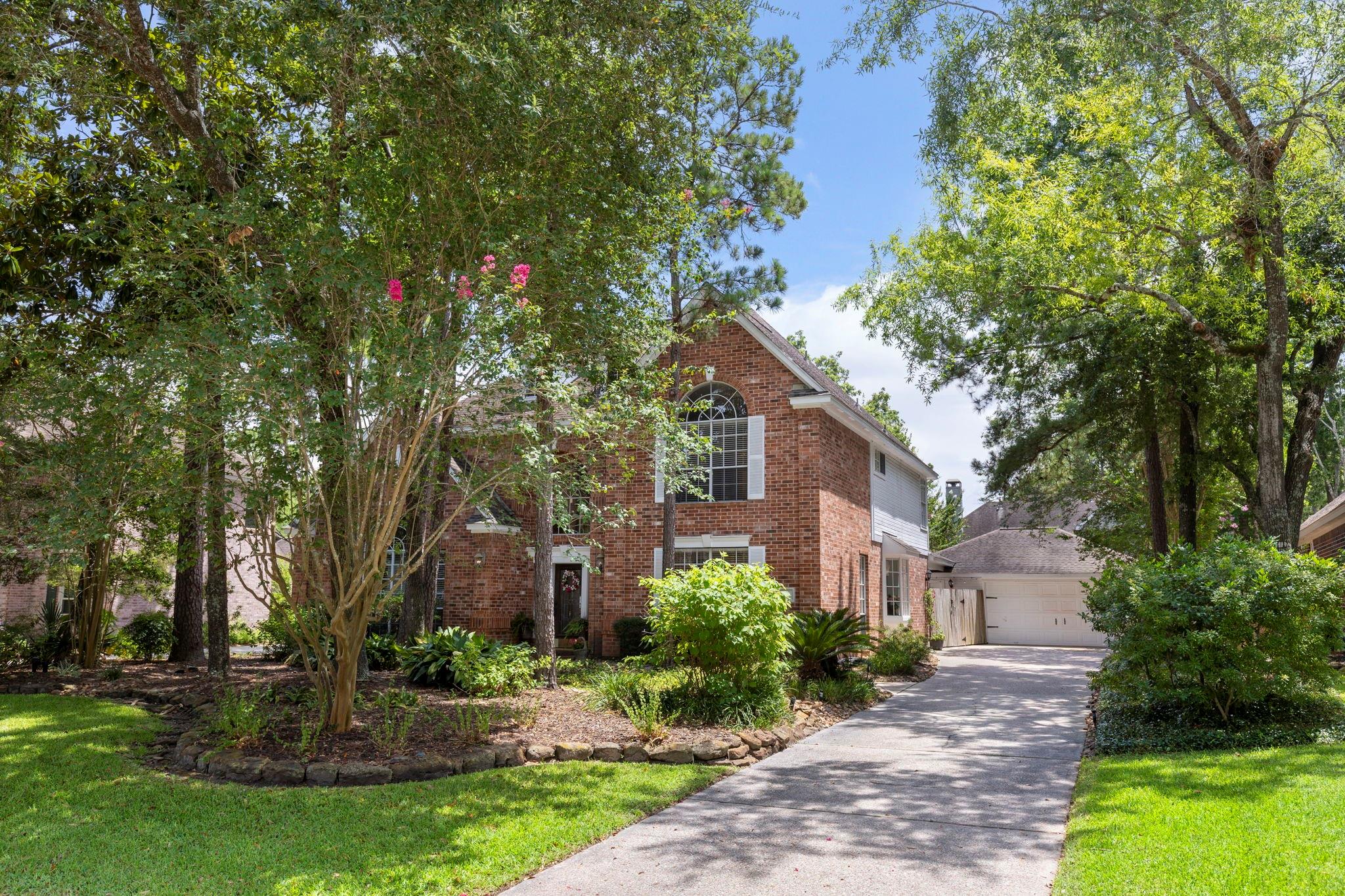 63 Driftoak Cir, The Woodlands, TX 77381 photo