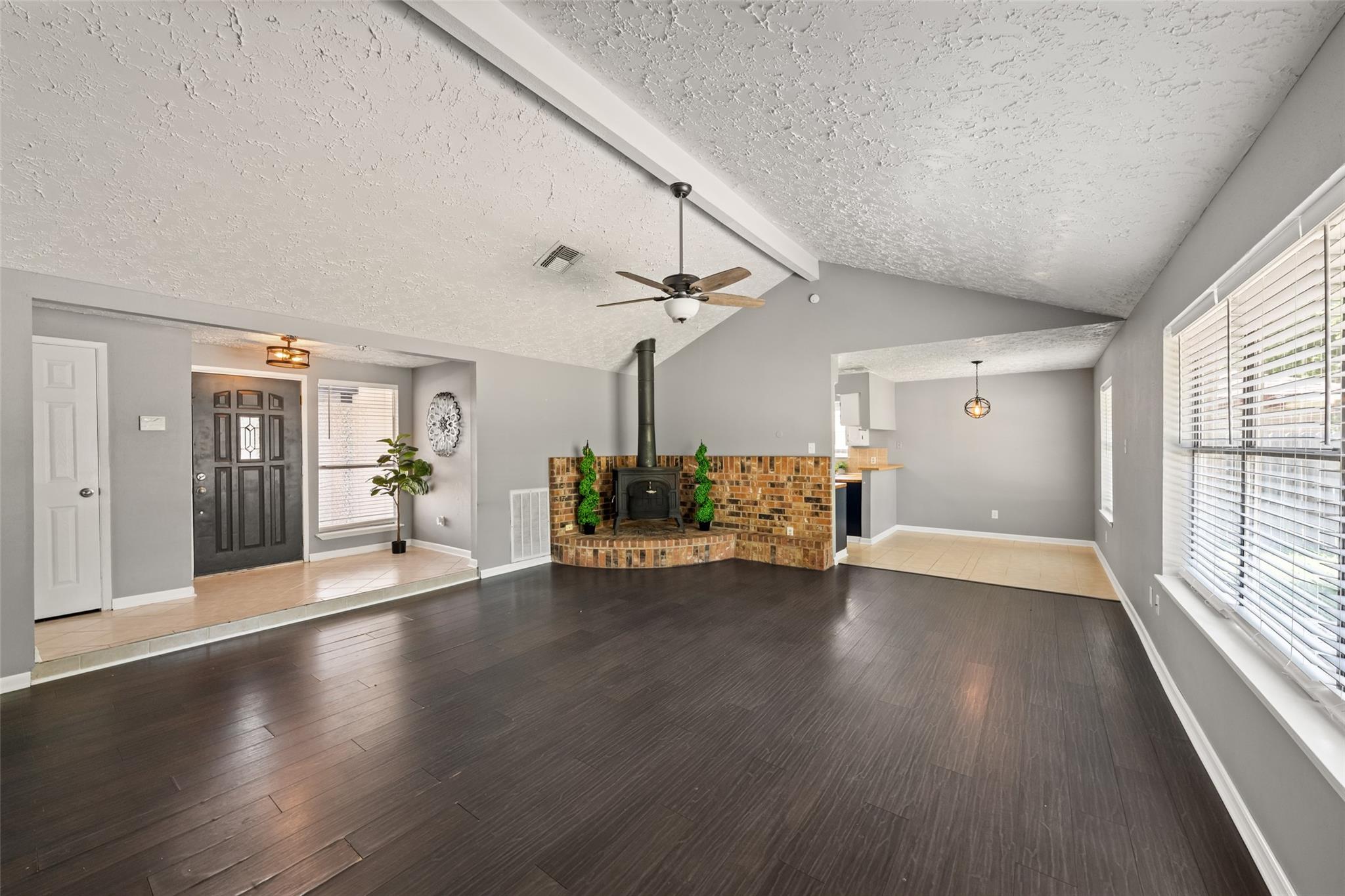 318 Bayridge Dr, League City, TX 77573 photo