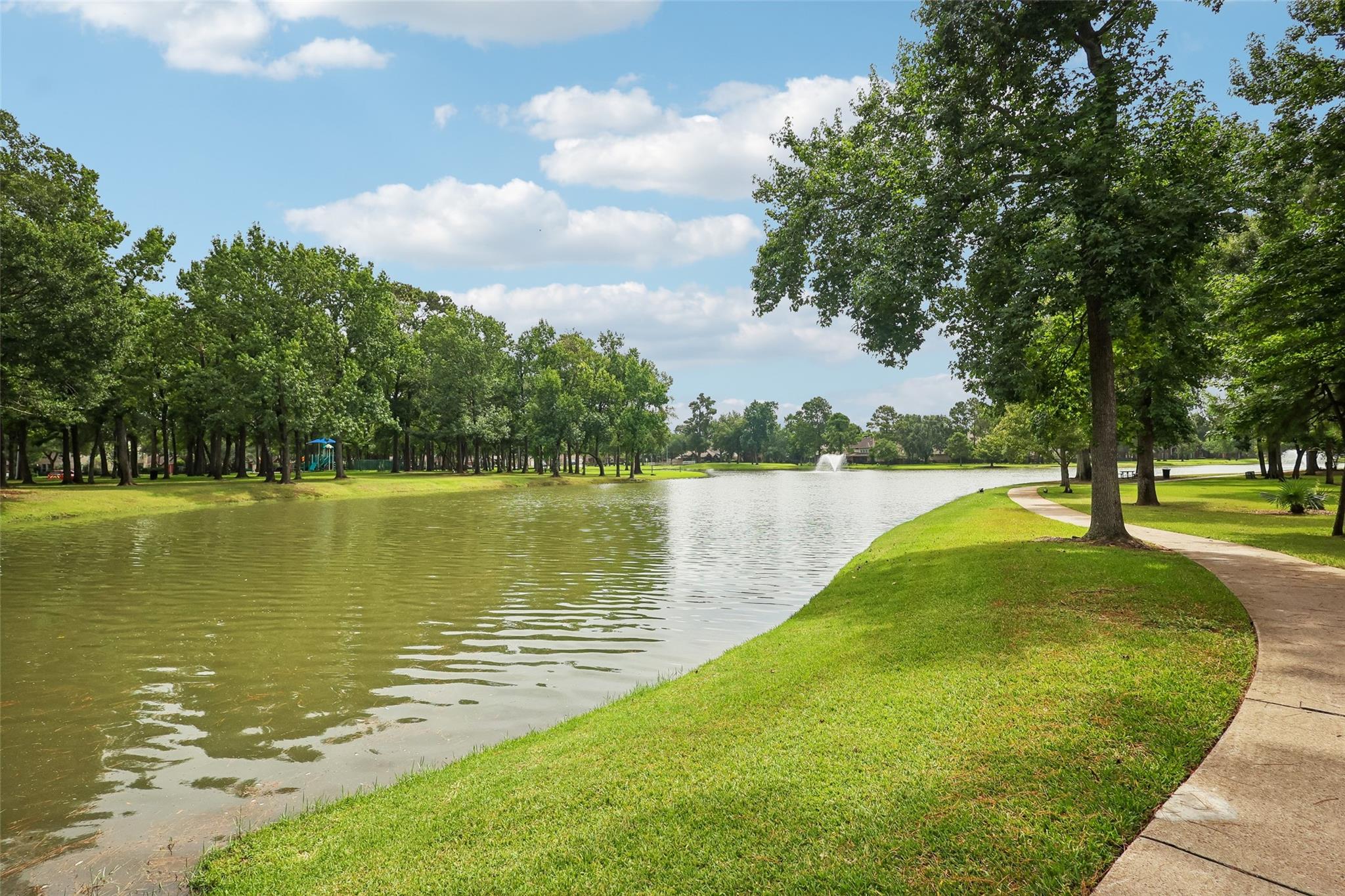 14326 Chartley Falls Dr, Houston, TX 77044