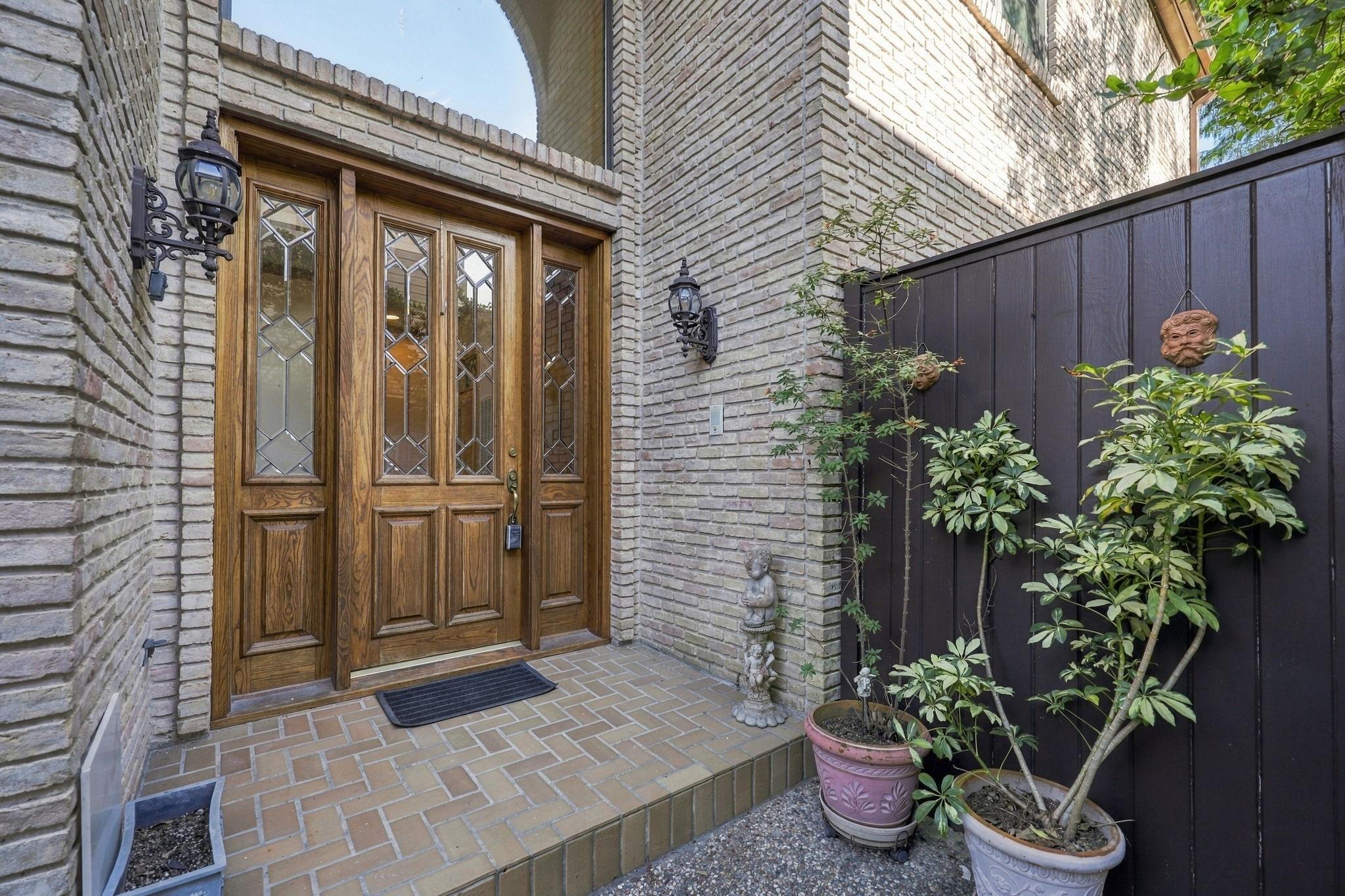 9507 Bayou Brook St, Houston, TX 77063 photo